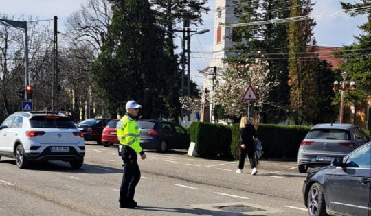 Poliția efectuează controale pe drumurile din Arad, pregătindu-se pentru iarnă.